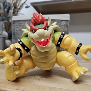 Super Mario Bros Movie Bowser 7” Figure Lights + Mist Breath JAKKS